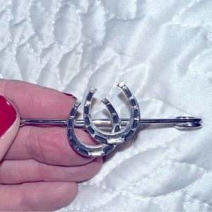 Sliver Double horseshoe Sash pin